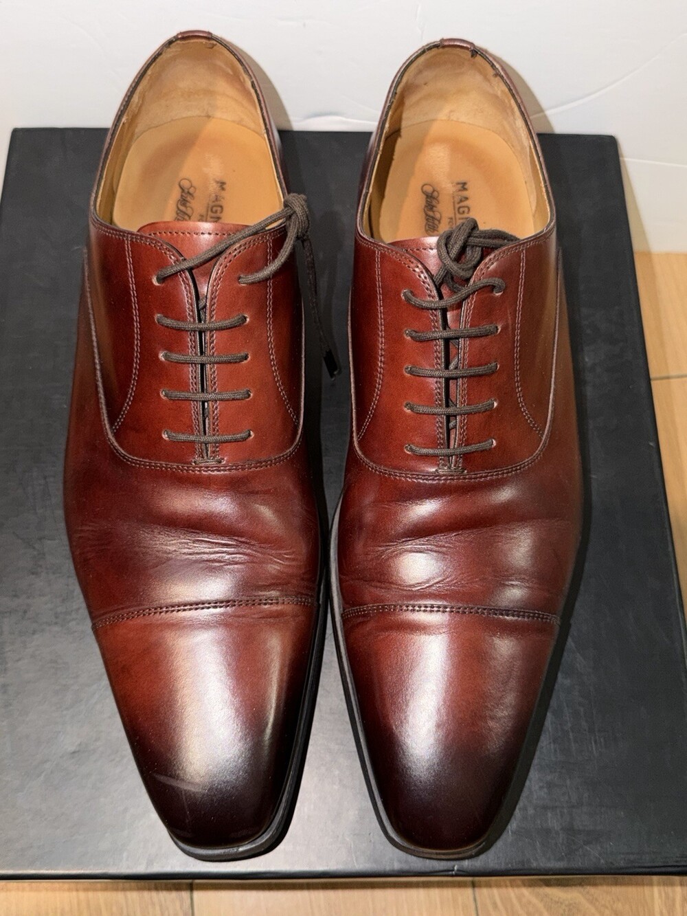 Elegant Magnanni Brown Derby Lace Up Dress Shoes size US 11 M